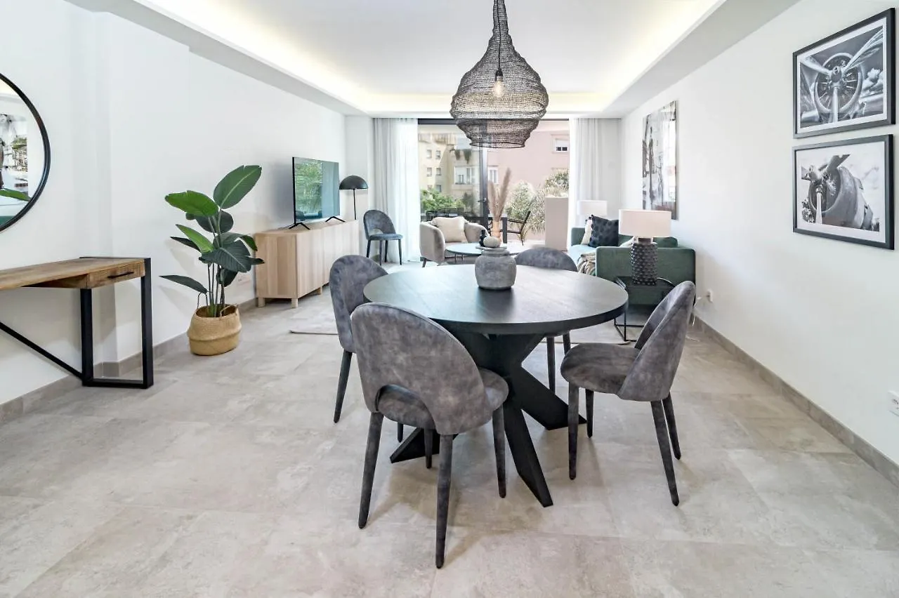 Inf32L- Modern City Apartment, Families Only Estepona Apartment