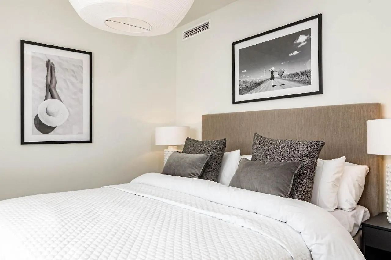Inf32L- Modern City Apartment, Families Only Estepona Apartment