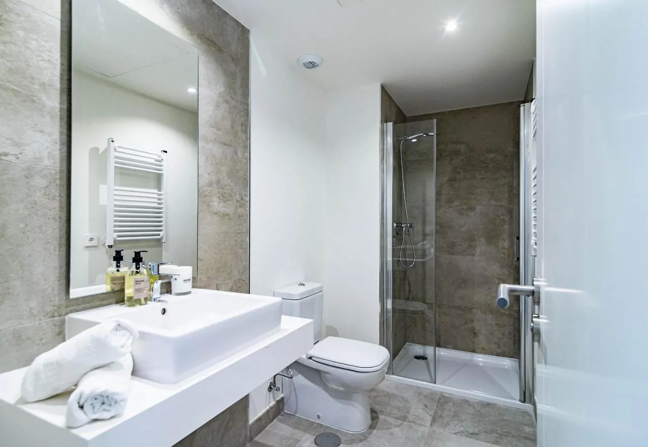 Inf32L- Modern City Apartment, Families Only Estepona