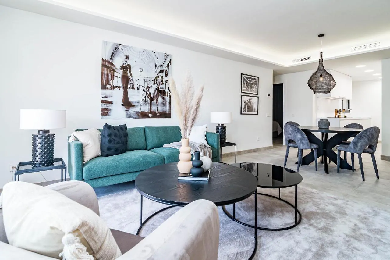 Inf32L- Modern City Apartment, Families Only Estepona