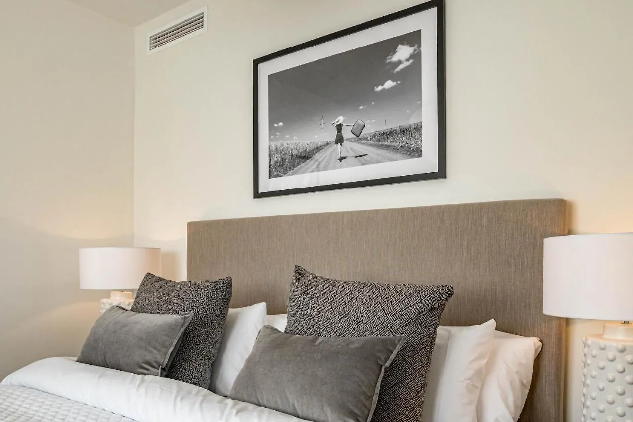 Inf32L- Modern City Apartment, Families Only Estepona Apartment