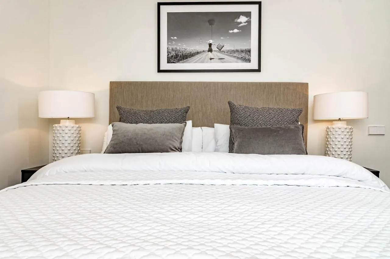 Inf32L- Modern City Apartment, Families Only Estepona
